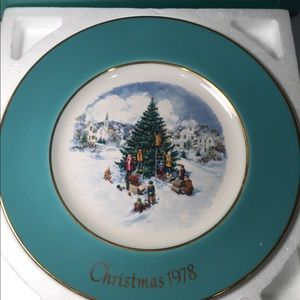 Vintage Avon Christmas Plate - 1978